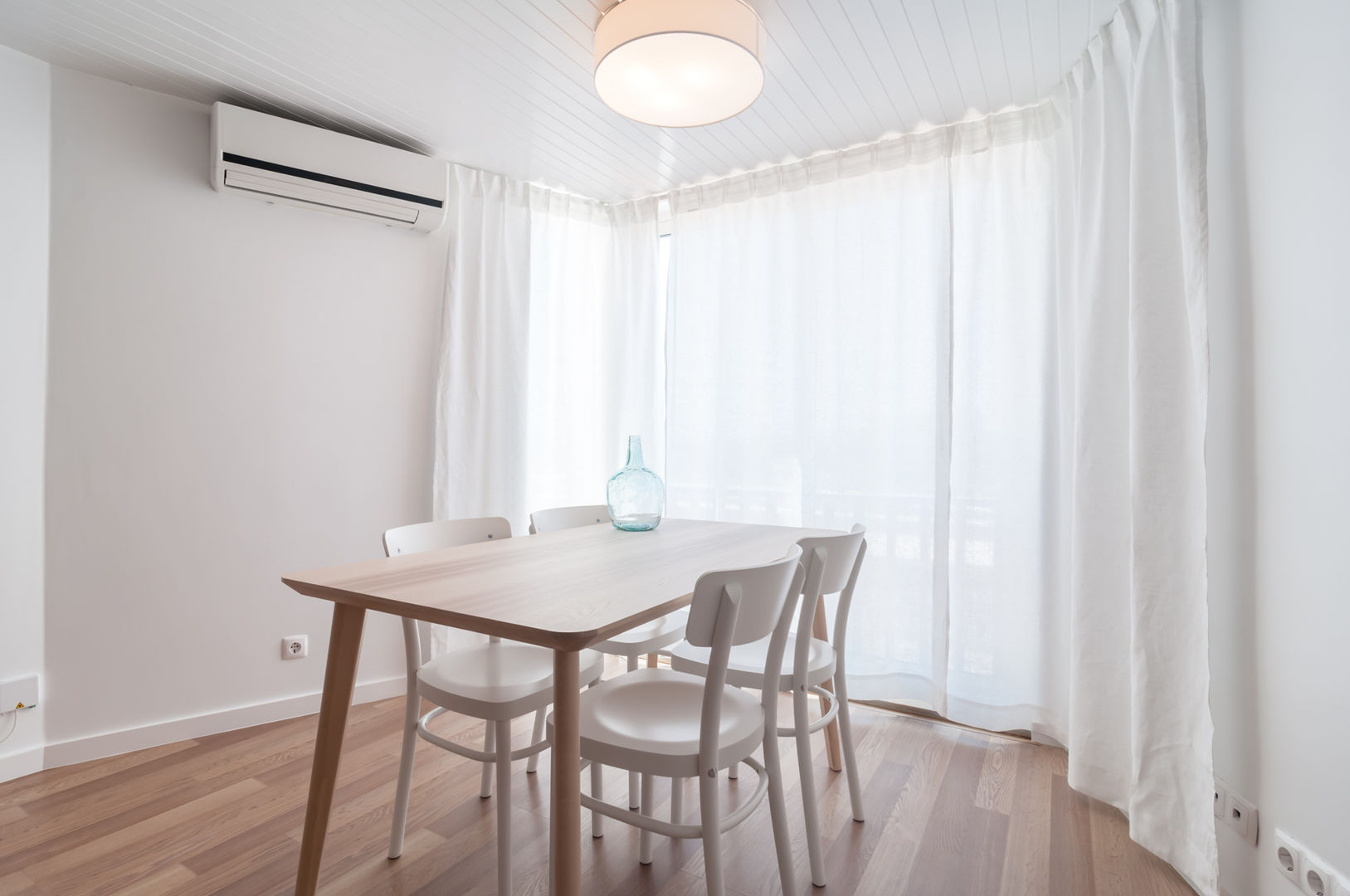 REMODELAÇÃO_APARTAMENTO CARCAVELOS | Cascais | PT, OW ARQUITECTOS lda | simplicity works OW ARQUITECTOS lda | simplicity works Mediterranean style dining room Wood Wood effect