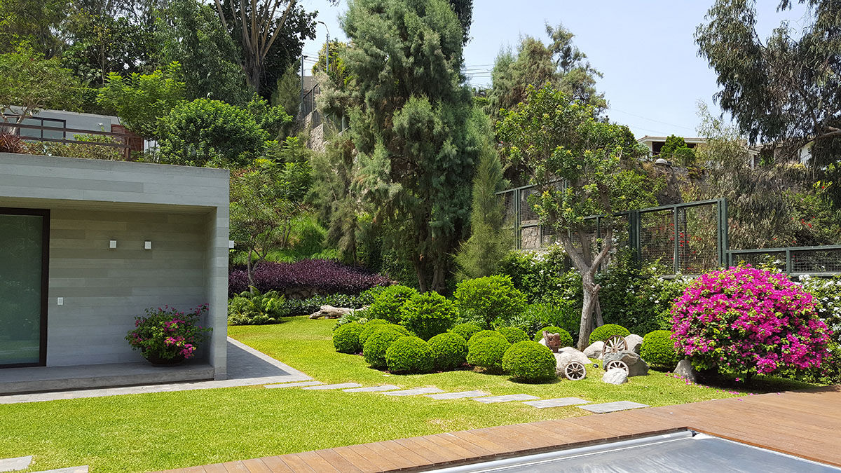 Un jardín donde el cliente se pueda sentir en un oasis particular., Marcia Lenz Paisajismo Marcia Lenz Paisajismo Jardins modernos