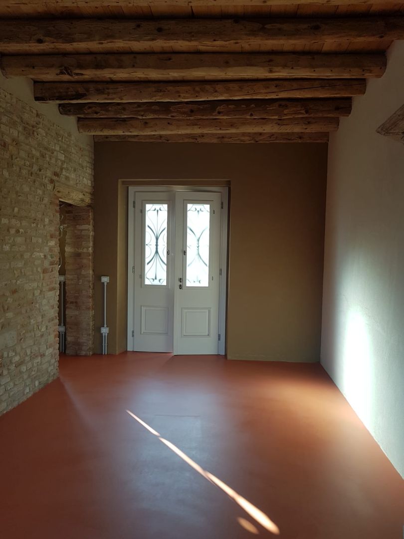 Pavimento in resina in un casale, COVERMAX RESINE COVERMAX RESINE Floors