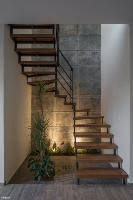 CASA CHONGORI, LUIS GRACIA ARQUITECTURA + DISEÑO LUIS GRACIA ARQUITECTURA + DISEÑO Stairs