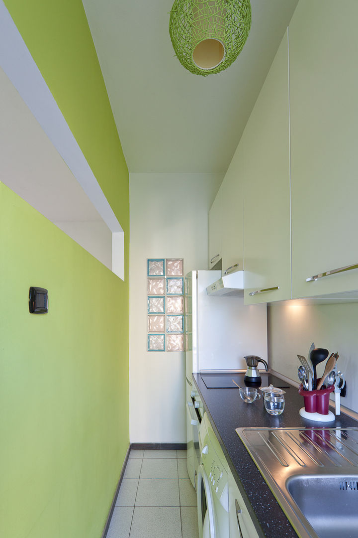 La fruibilità in un monolocale, LRC Architettura e Design LRC Architettura e Design Modern kitchen