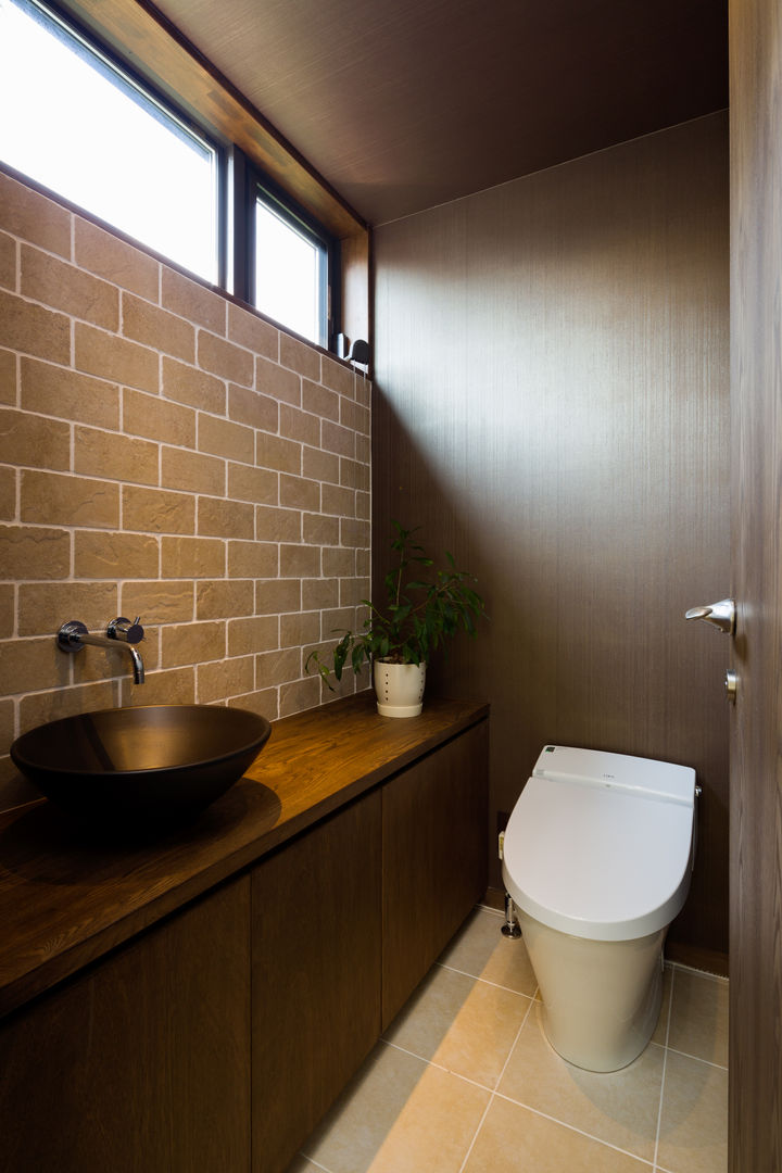 トイレ Sデザイン設計一級建築士事務所 オリジナルスタイルの お風呂 タイル