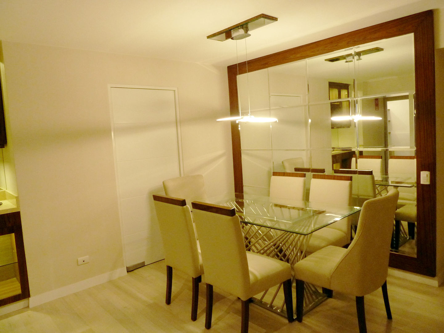 homify Modern Dining Room