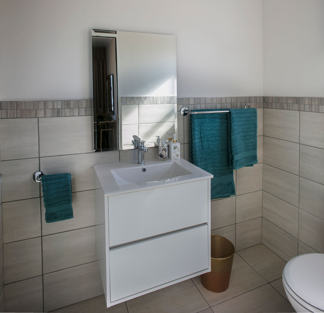 En-suite Bathroom Spegash Interiors Modern bathroom
