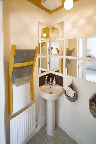 The Yellow Room, Aorta the heart of art Aorta the heart of art Modern bathroom