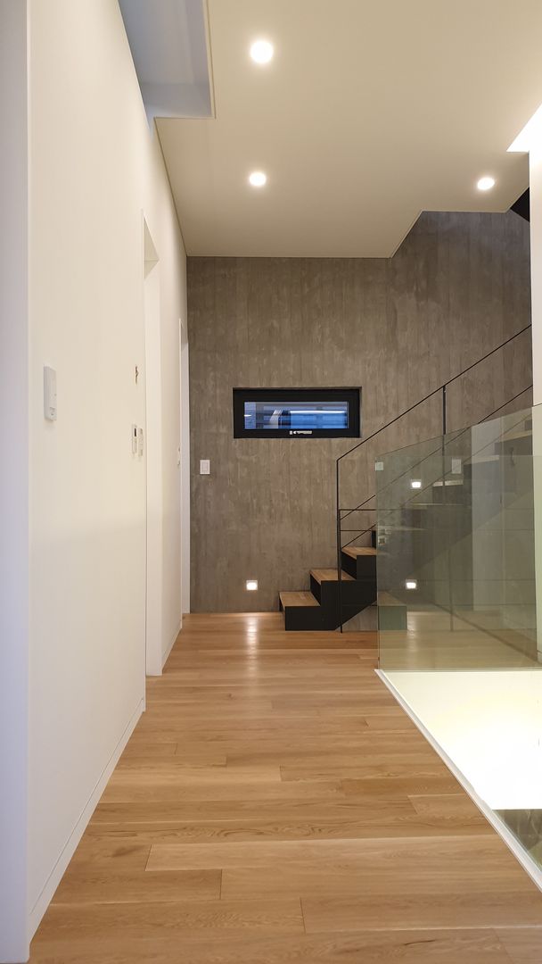 판교 햇살깊은 마당집, 하우스플래너 하우스플래너 Modern Corridor, Hallway and Staircase