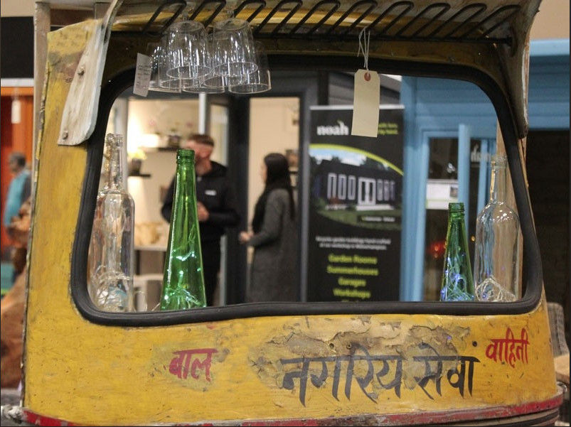 Up-cycled Tuk Tuk Bar, Garden Furniture Centre Garden Furniture Centre Giardino eclettico