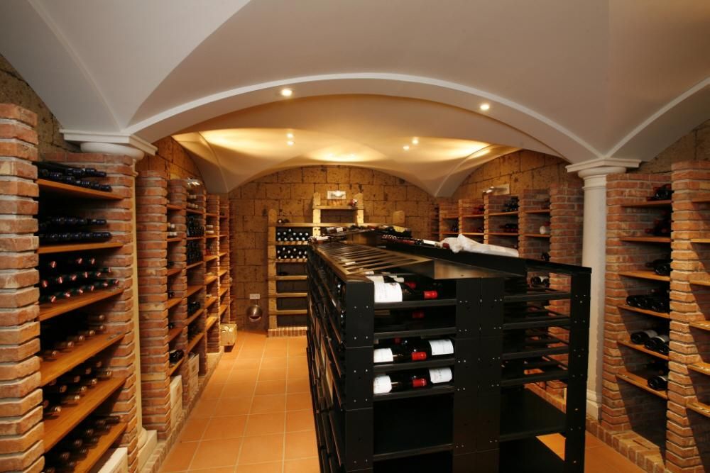 Cantine interrate, ShoWine ShoWine Bodegas de vino de estilo moderno