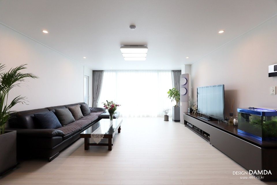 구미동 무지개 청구아파트, 디자인담다 디자인담다 Modern living room