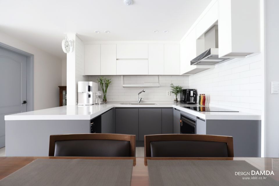 구미동 무지개 청구아파트, 디자인담다 디자인담다 Cocinas modernas: Ideas, imágenes y decoración