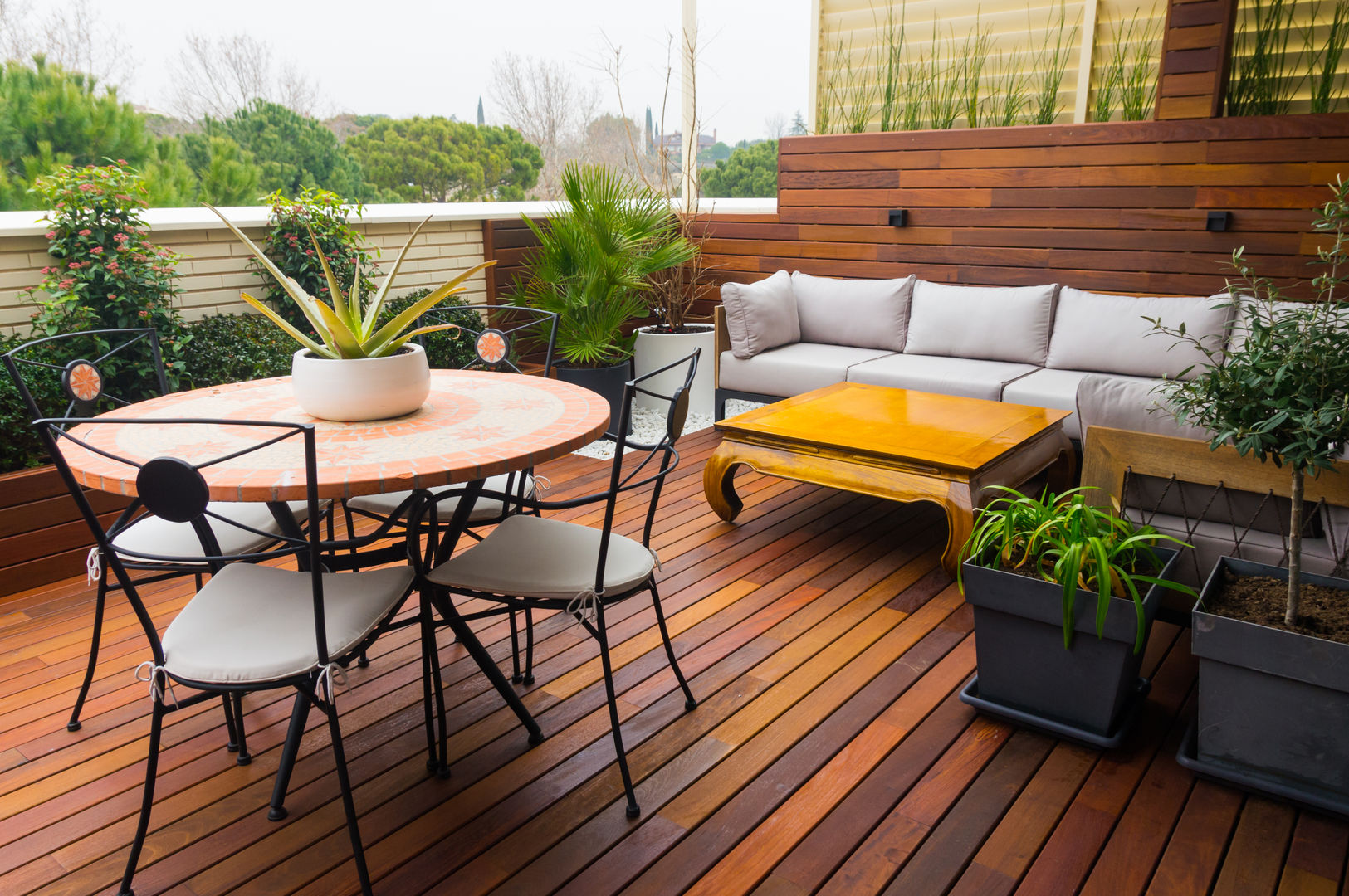 Proyecto de reforma de terraza en Madrid, La Patioteca La Patioteca بلكونة أو شرفة خشب Wood effect