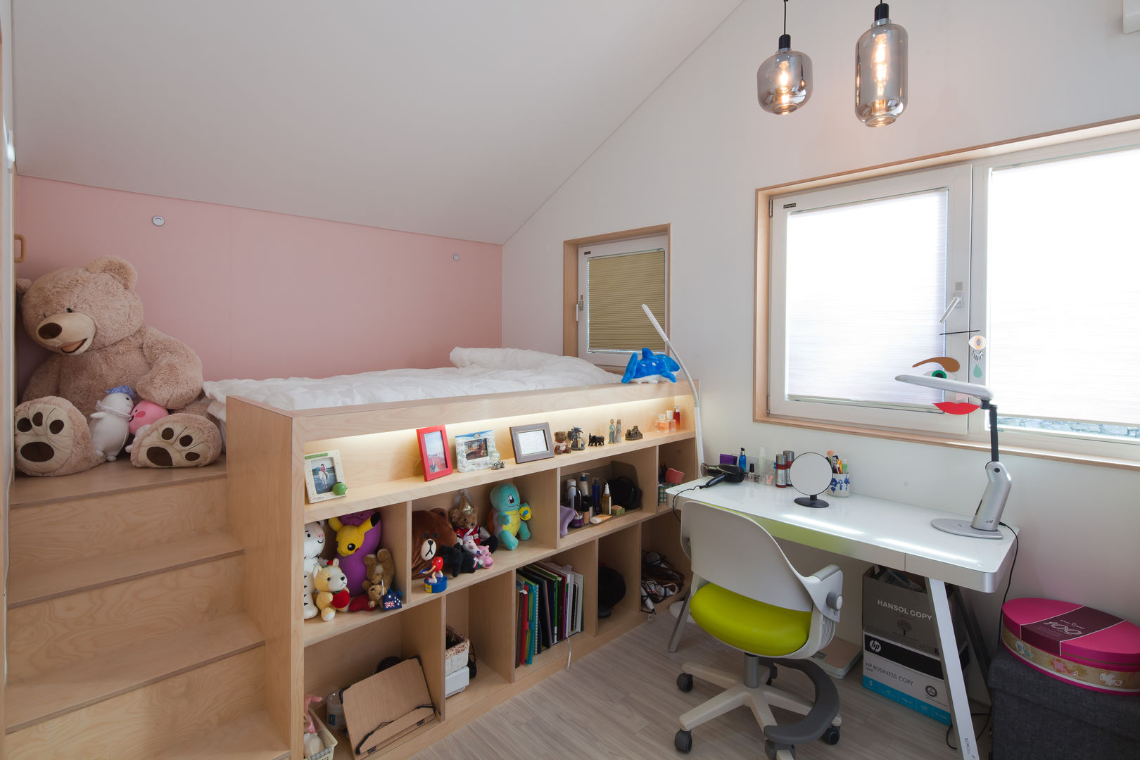경기도 퇴촌 관음리 단독주택, 위드하임 Withheim 위드하임 Withheim Colonial style nursery/kids room Wood Wood effect Beds & cribs