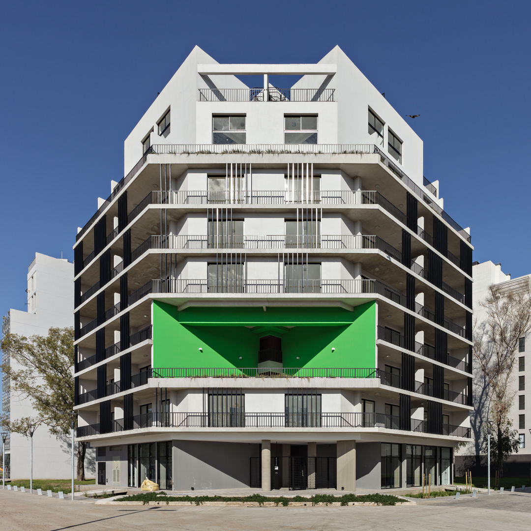 Proyecto de Viviendas para la Villa Olímpica por SMF Arquitectos, SMF Arquitectos / Juan Martín Flores, Enrique Speroni, Gabriel Martinez SMF Arquitectos / Juan Martín Flores, Enrique Speroni, Gabriel Martinez Condominio