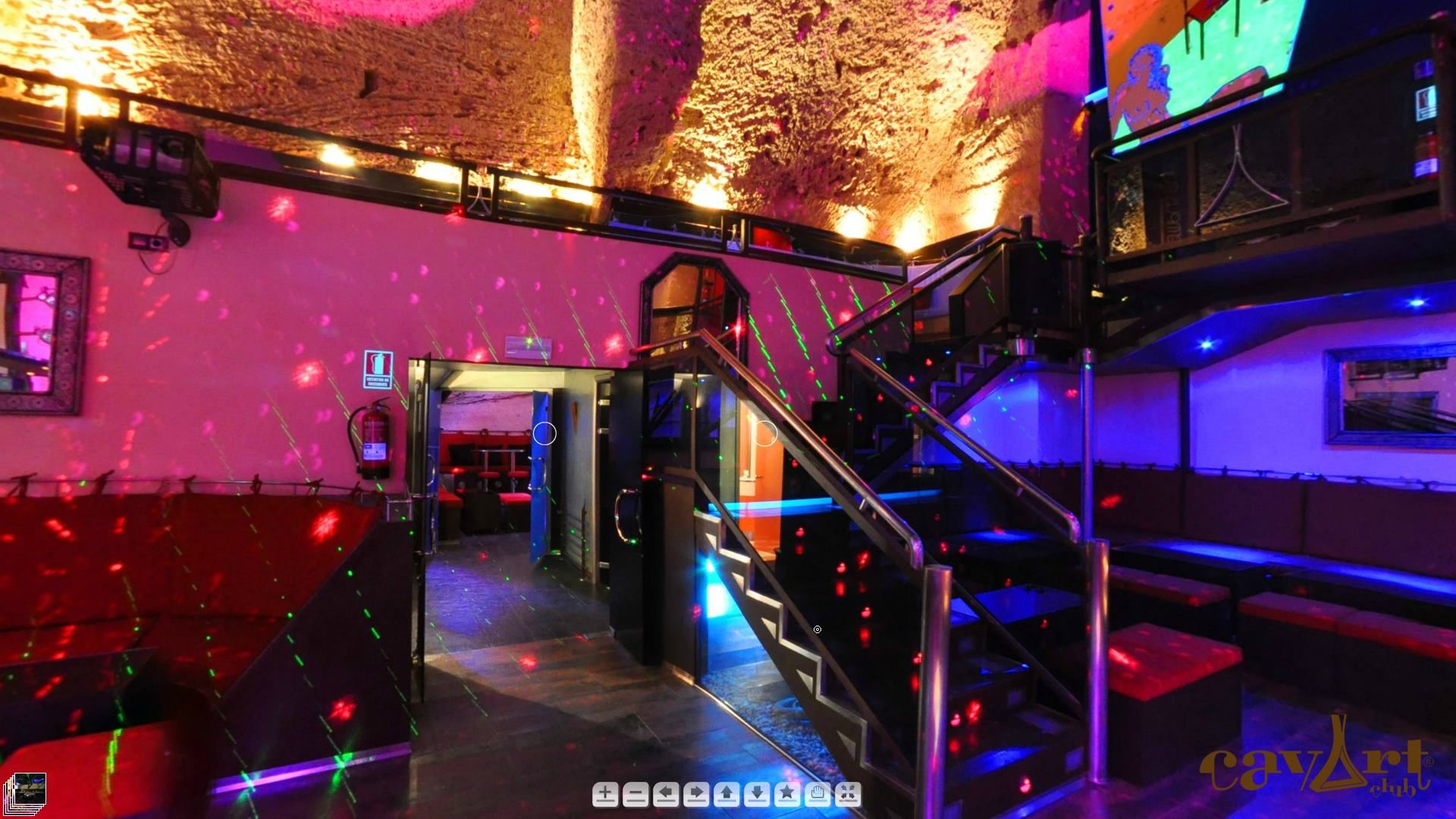 Exklusive Beleuchtung für ein Disco Club Restaurant in Mallorca, Moreno Licht mit Effekt - Lichtplaner Moreno Licht mit Effekt - Lichtplaner Gewerbeflächen Kalkstein Bars & Clubs