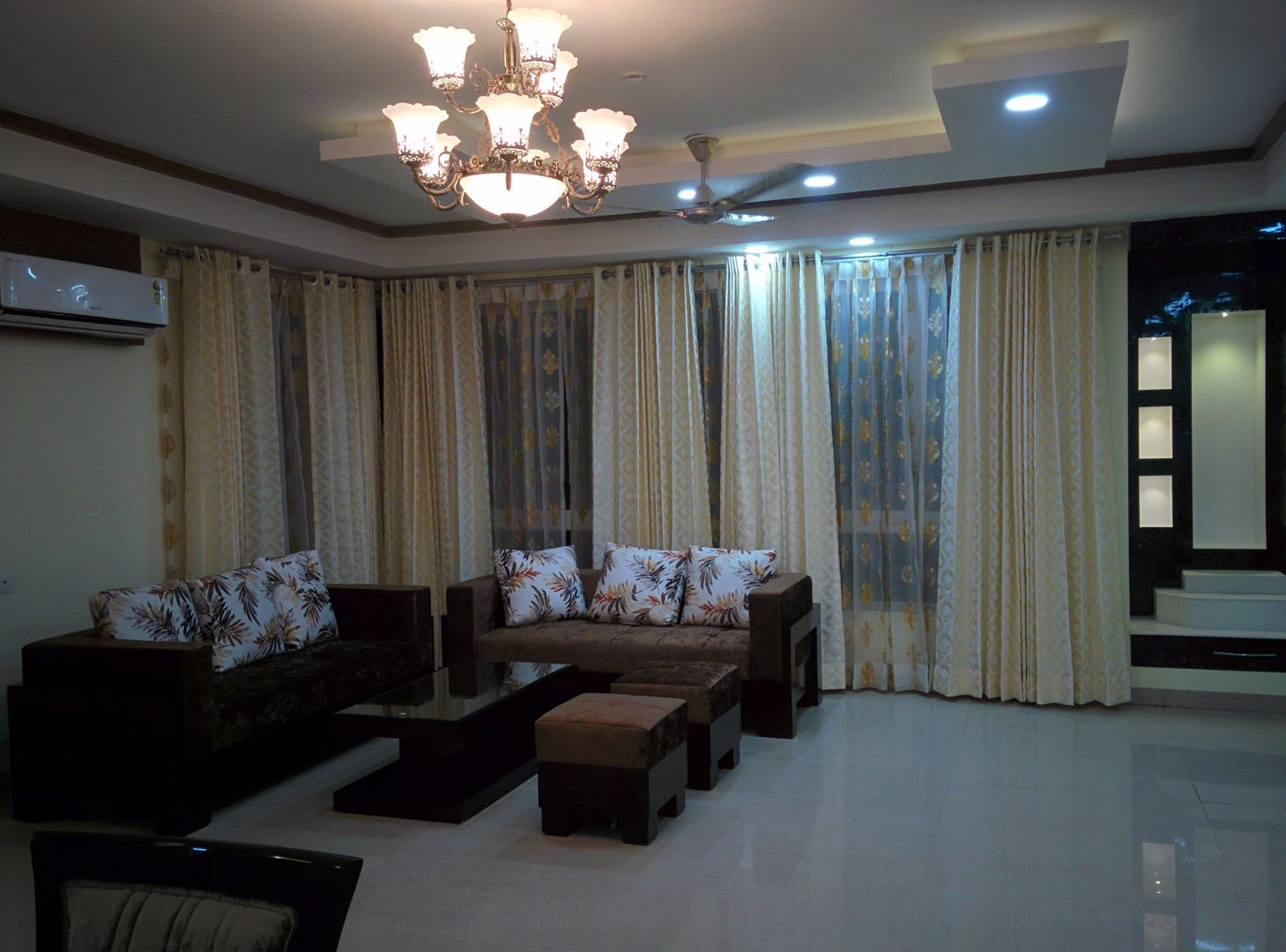 Dr. Anju's residence, Design Kreations Design Kreations 모던스타일 거실