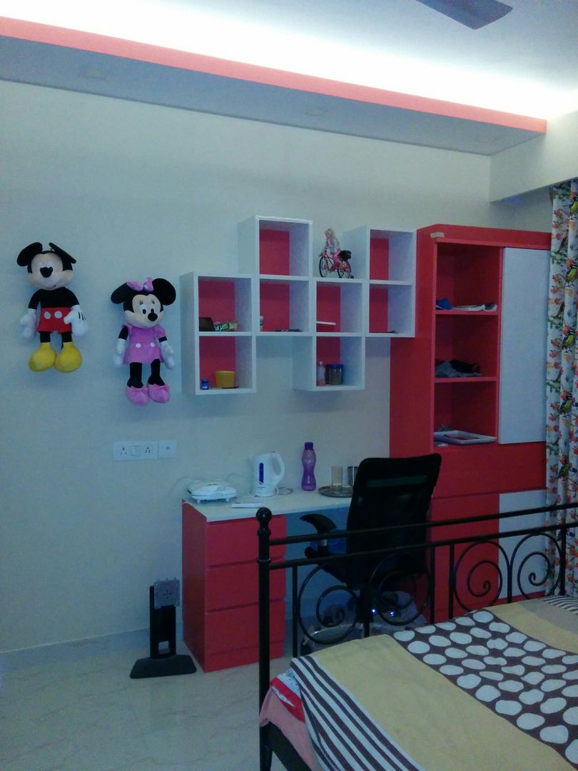 Mr Ashish Residence, Design Kreations Design Kreations Modern nursery/kids room Desks & chairs