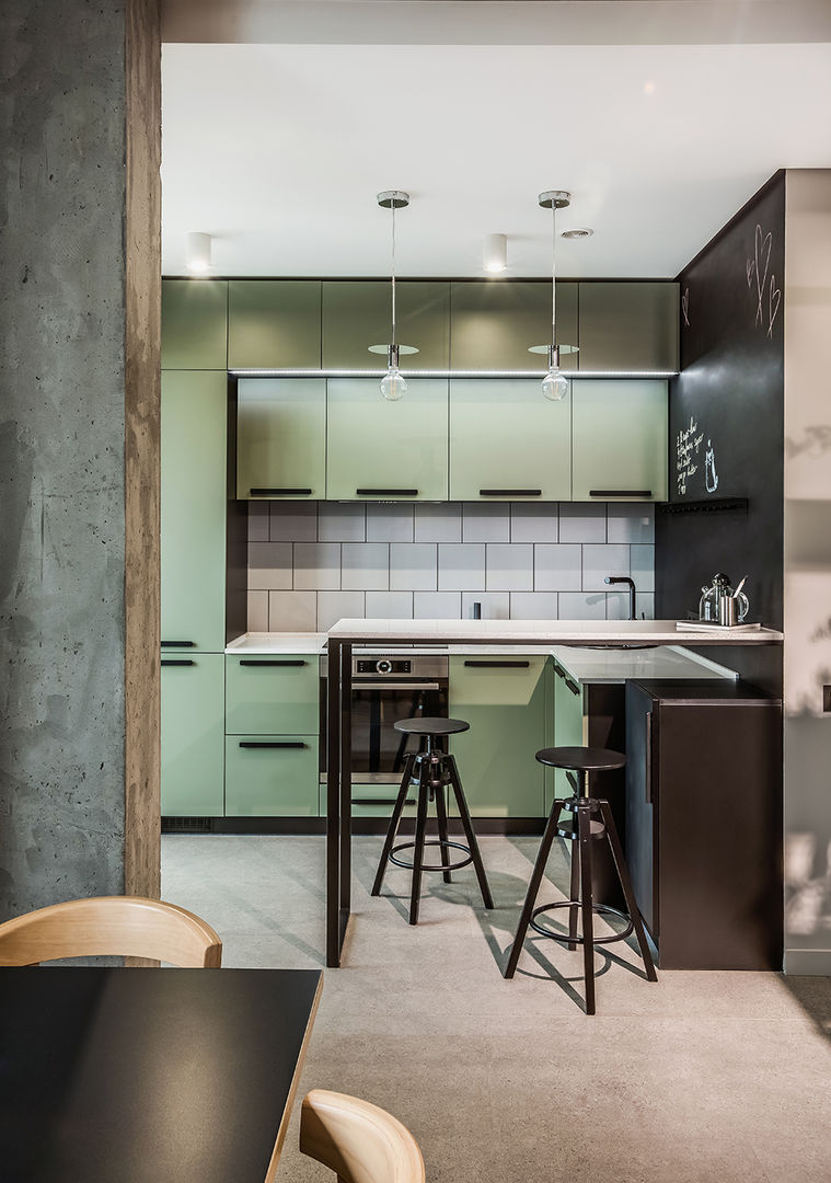 Modern Apartment for a Cinema Fan, Bohostudio Bohostudio مطبخ