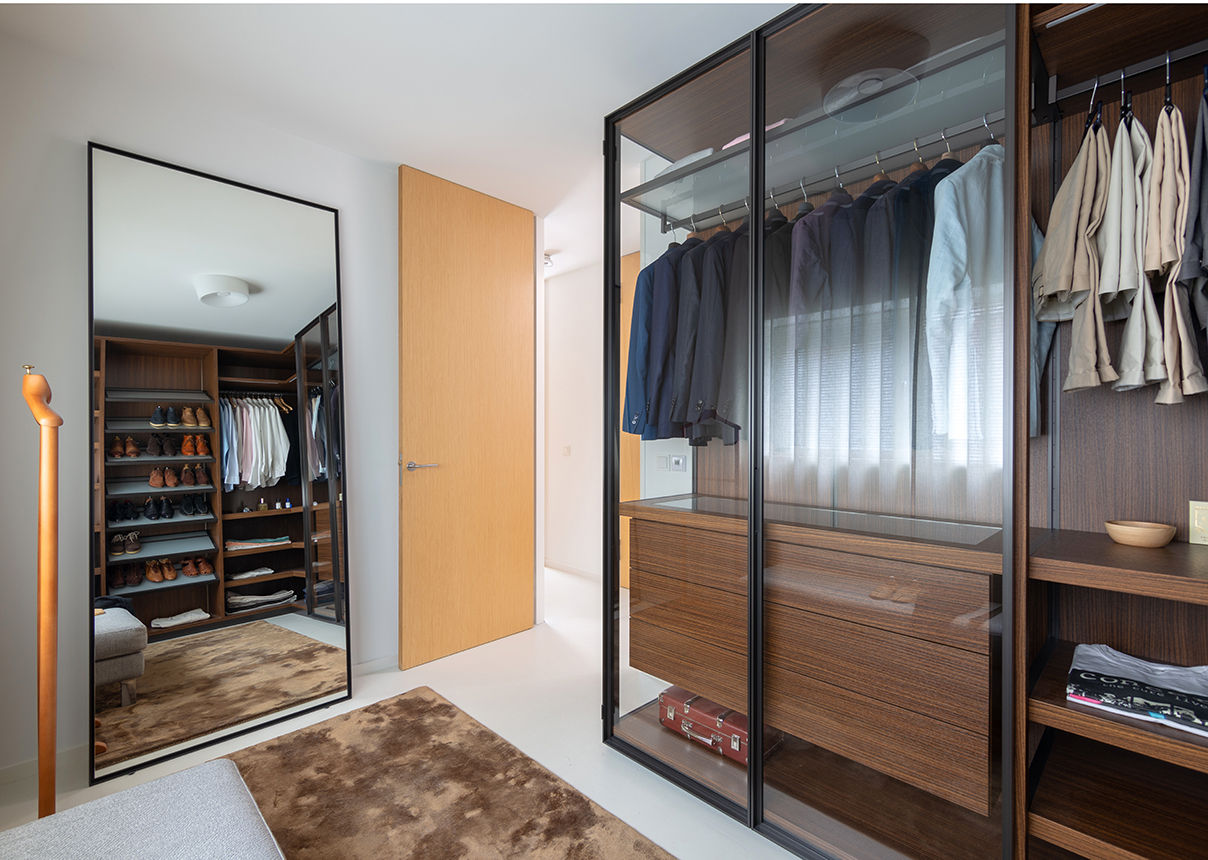 Interieurplan woonhuis Nieuw Leiden, Regina Dijkstra Design Regina Dijkstra Design Closets modernos