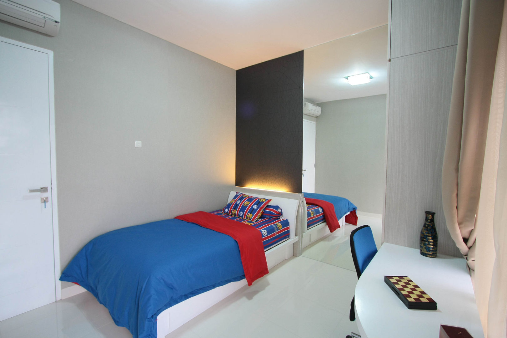 Rumah Raffles Hills Cibubur, Exxo interior Exxo interior Nursery/kid’s room