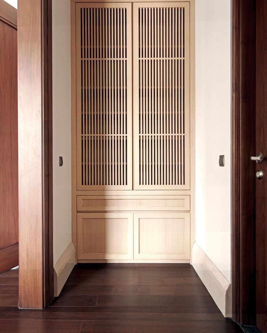 Lemari Pakaian, ARF interior ARF interior Minimalist bedroom Wardrobes & closets