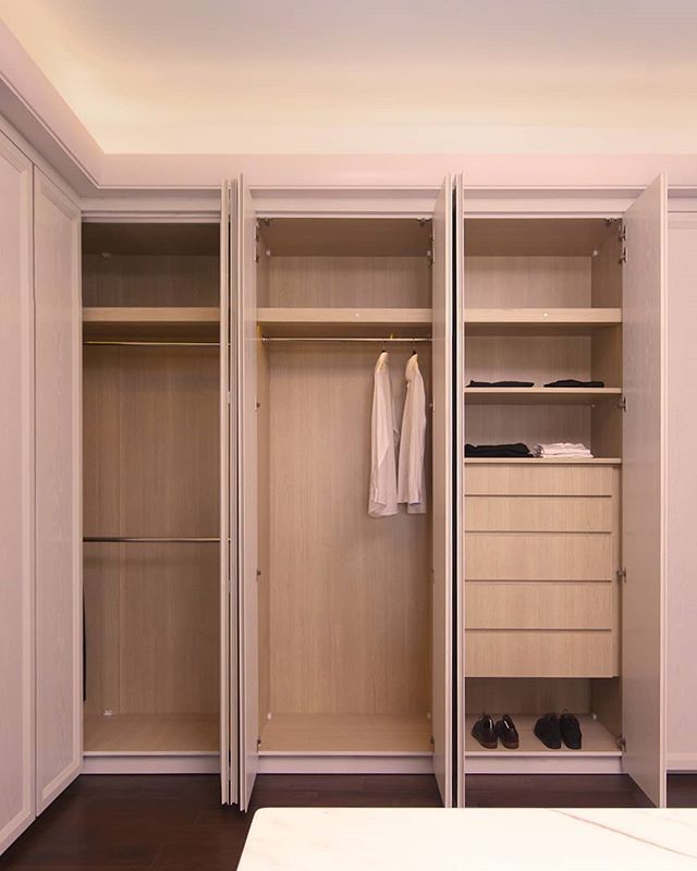 Lemari Pakaian, ARF interior ARF interior Minimalist bedroom Wardrobes & closets