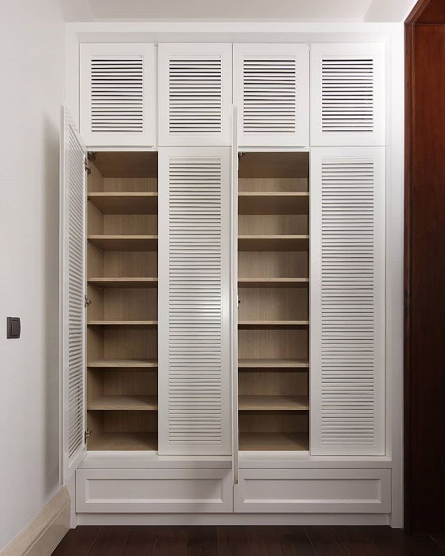 Lemari Pakaian, ARF interior ARF interior Minimalist bedroom Wardrobes & closets