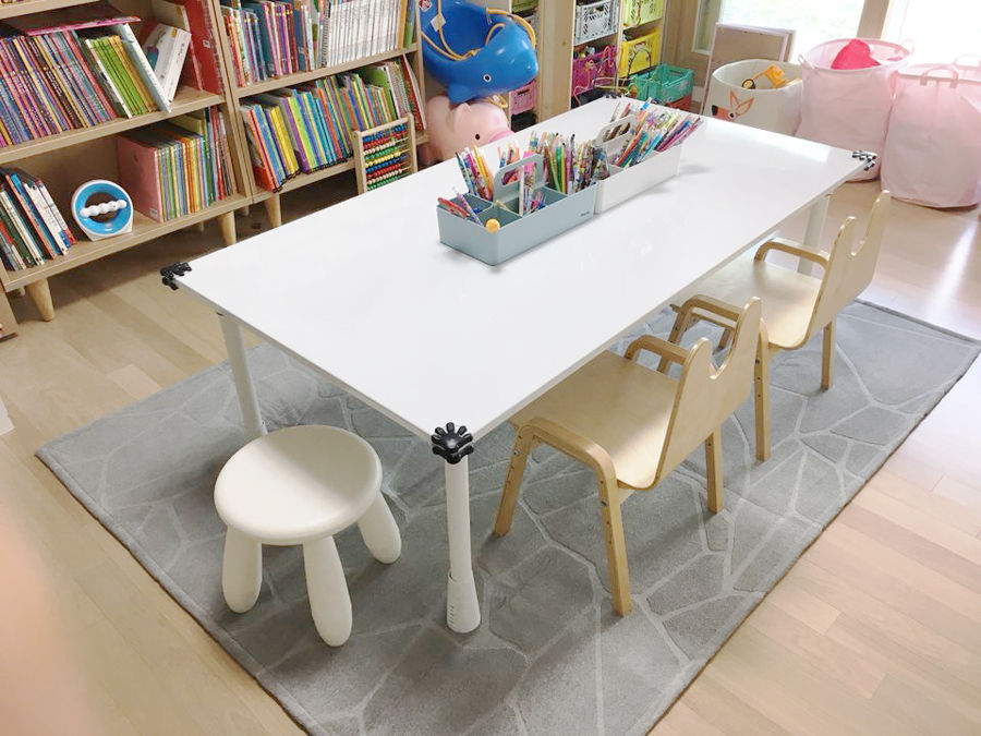 아이방을 위한 스노우책상 , 토끼네집 토끼네집 غرفة الاطفال Desks & chairs