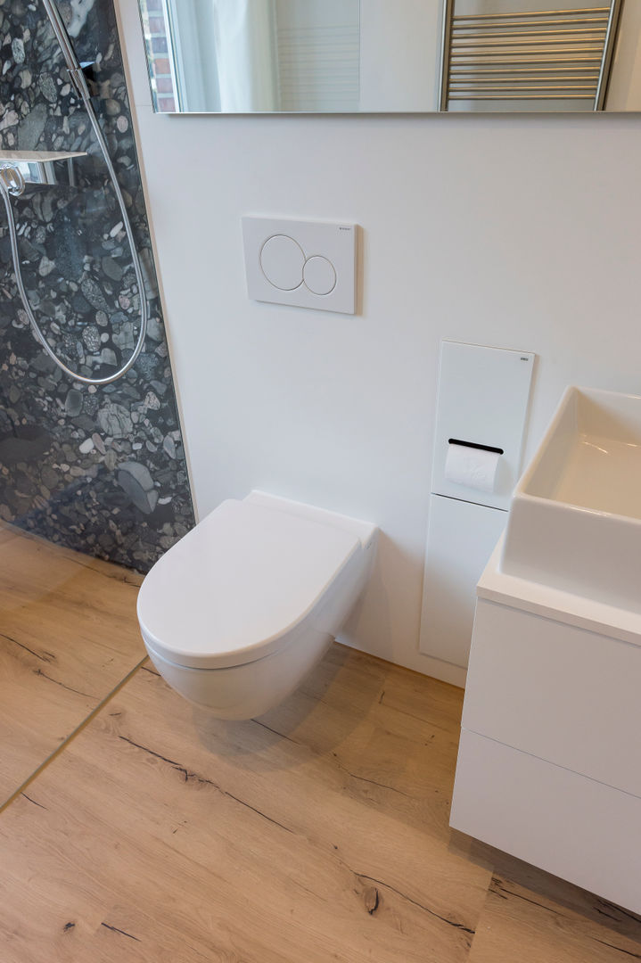 WC mit WC Modul hysenbergh GmbH | Raumkonzepte Duesseldorf Moderne Badezimmer WC Modul,Einbauschrank,Unterputzmodul,Sanitäranlagen weiß,Wand weiß,Flusskieselplatte