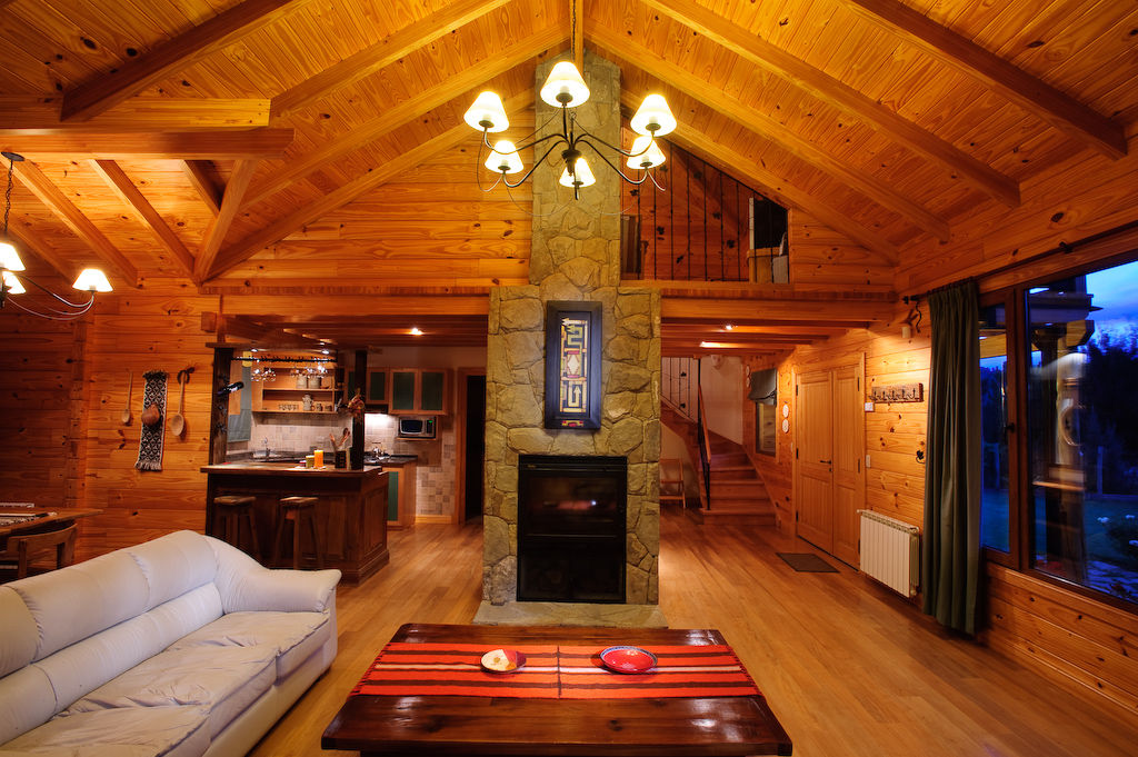 Casa Amancay Ι San Martín de los Andes, Neuquén. Argentina., Patagonia Log Homes - Arquitectos - Neuquén Patagonia Log Homes - Arquitectos - Neuquén Living room