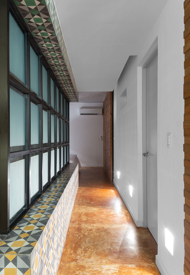 pasillo Daniel Cota Arquitectura | Despacho de arquitectos | Cancún Pasillos, vestíbulos y escaleras minimalistas Concreto