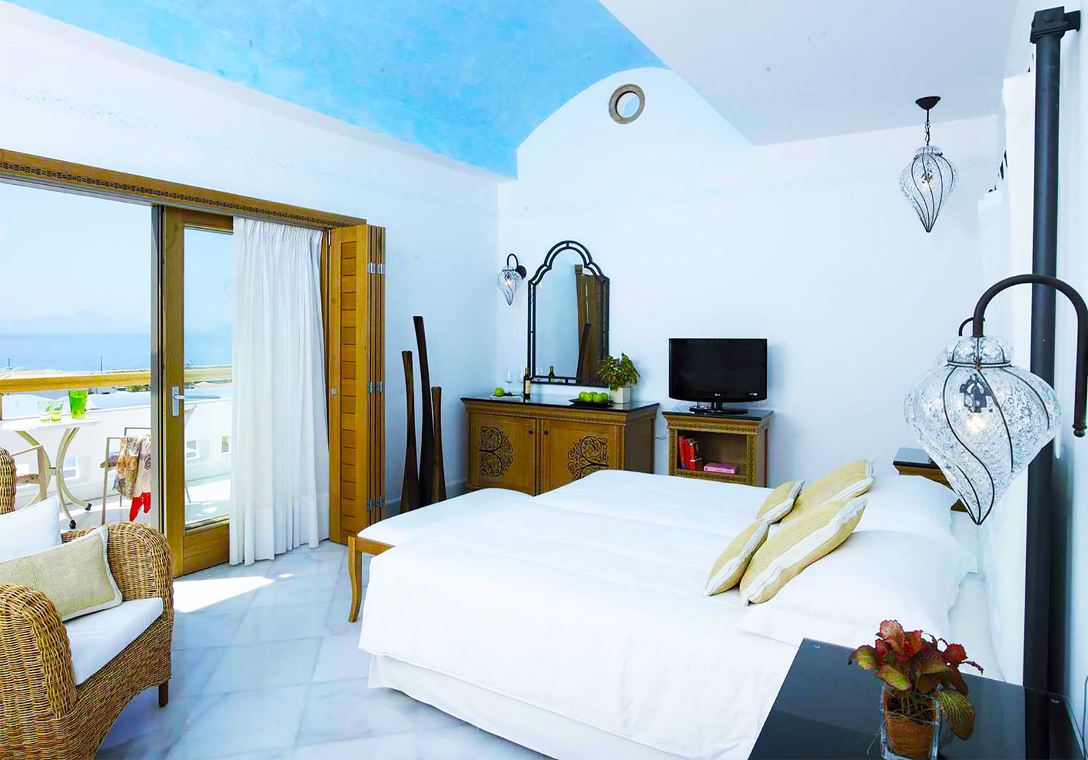 Lampade Siru per Mitsis Blue Resort, siru srl siru srl Eclectic style bedroom