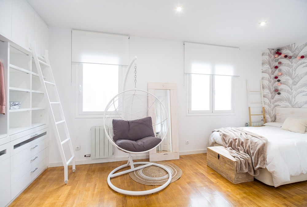 Proyecto de reforma e interiorismo en una vivienda en Barcelona por Estudi Aura, Estudi Aura, decoradores y diseñadores de interiores en Barcelona Estudi Aura, decoradores y diseñadores de interiores en Barcelona Modern style bedroom