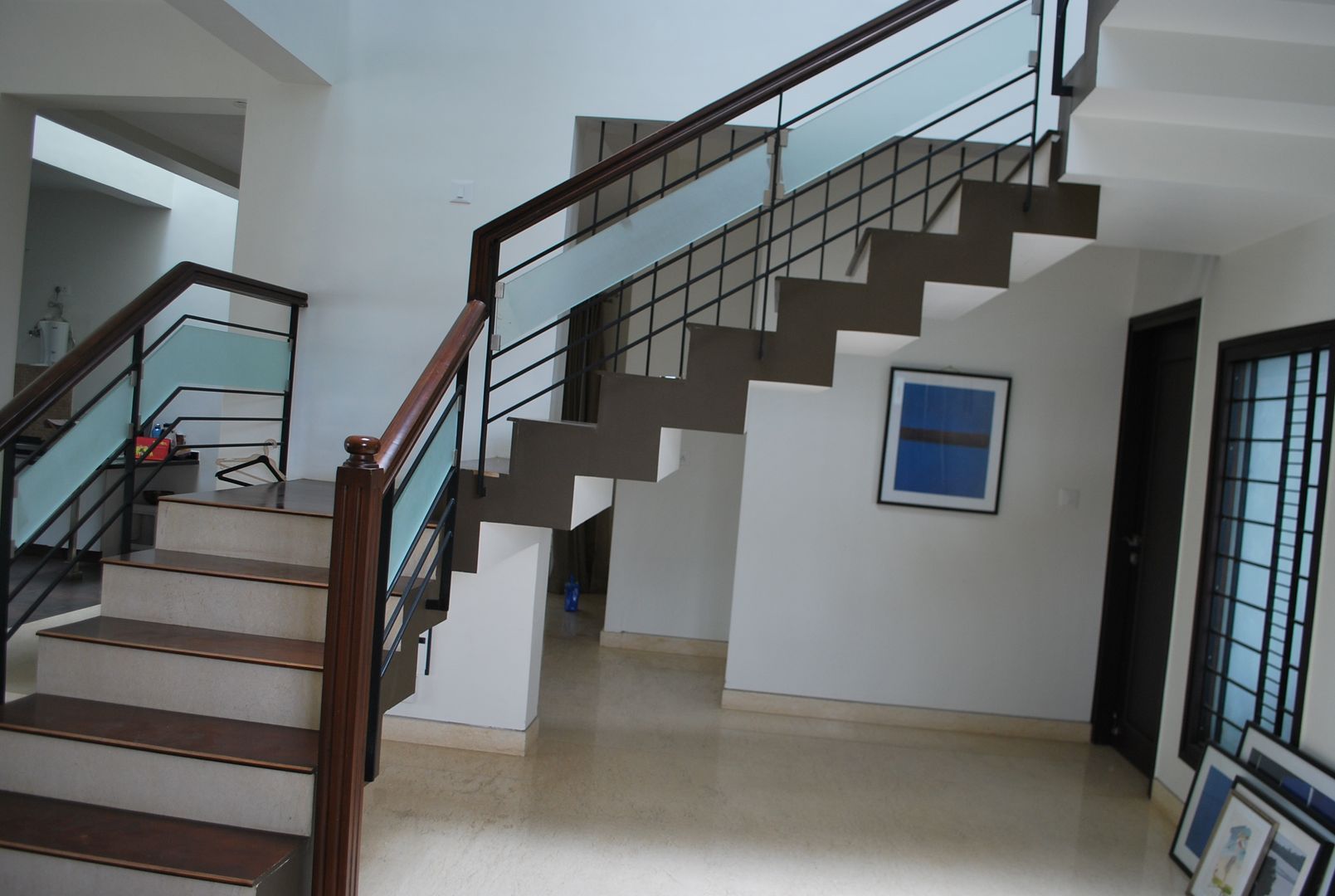 Divine Homes, Geometrixs Architects & Engineers Geometrixs Architects & Engineers Stairs