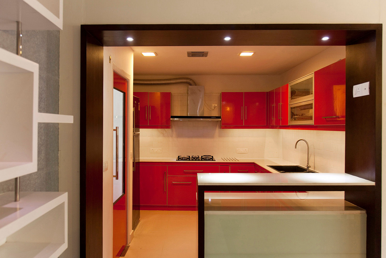 Dr Saji house, S Squared Architects Pvt Ltd. S Squared Architects Pvt Ltd. Modern kitchen