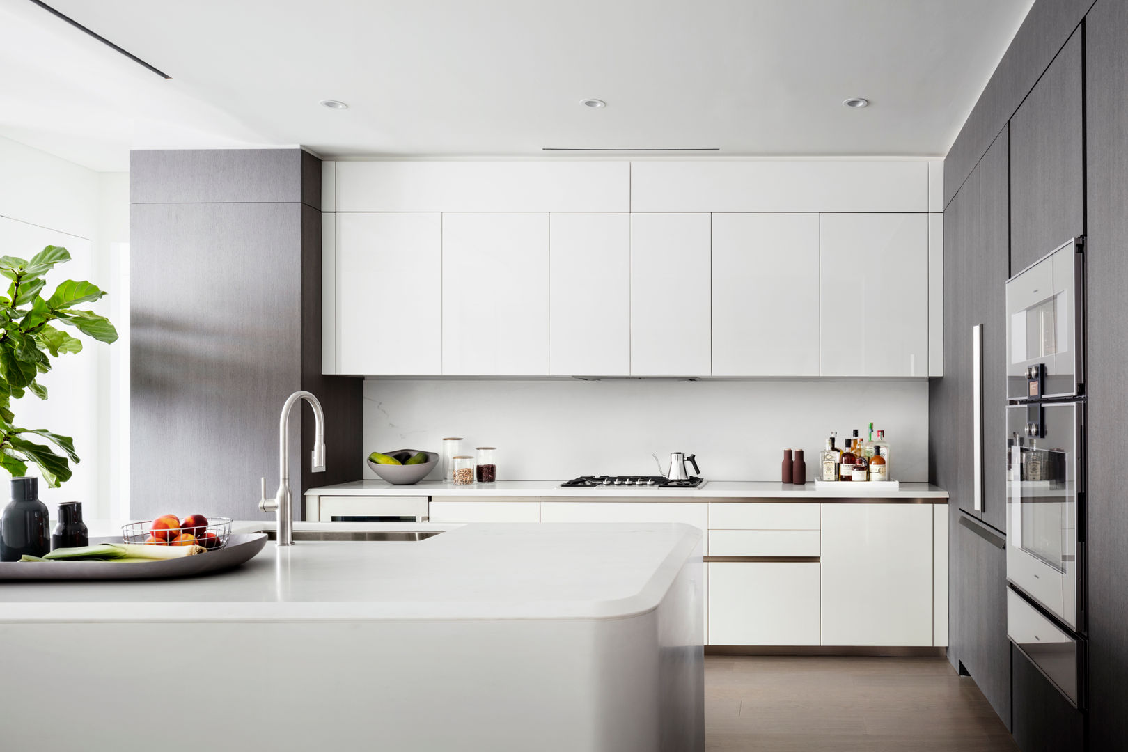 520 West 28th, Zaha Hadid Architects Zaha Hadid Architects Minimalist kitchen Ceramic