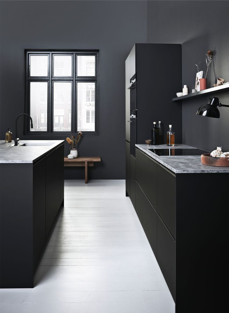 Prato Black, Kvik Keuken, Badkamer & Garderobe Kvik Keuken, Badkamer & Garderobe 北欧デザインの キッチン