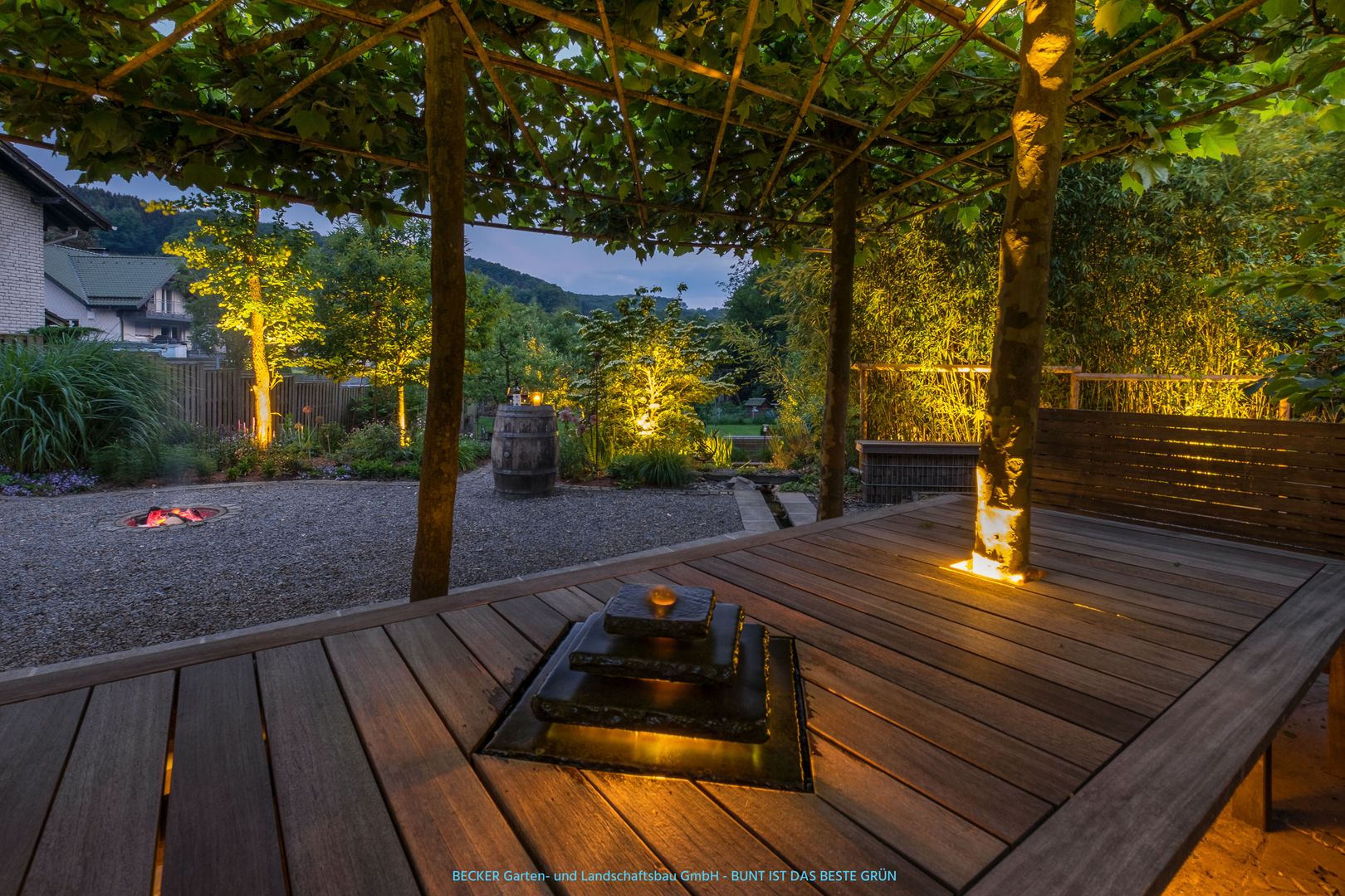 Beleuchtung im Garten, BECKER Garten- und Landschaftsbau GmbH BECKER Garten- und Landschaftsbau GmbH حديقة