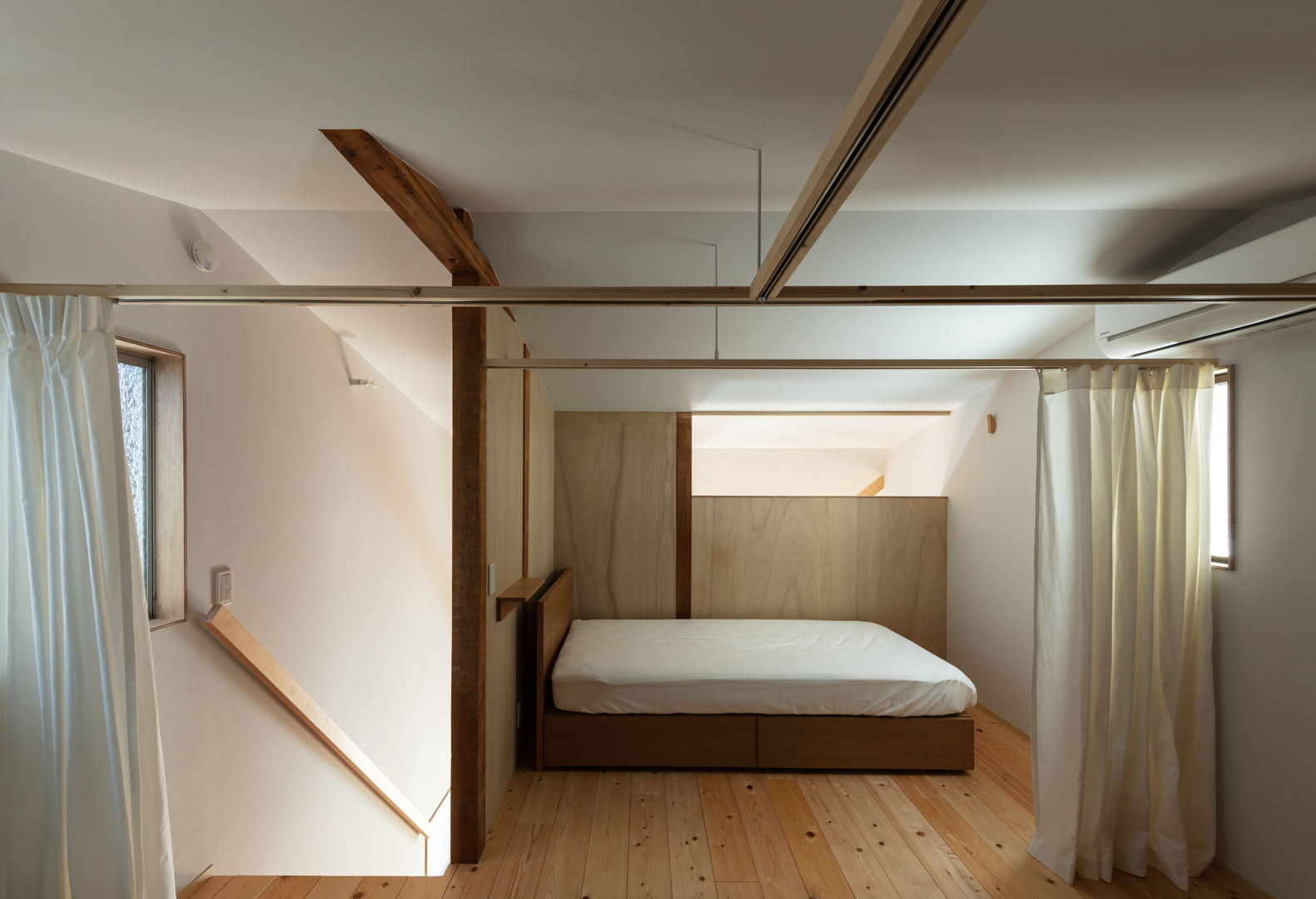 Re：NY, coil松村一輝建設計事務所 coil松村一輝建設計事務所 Minimalist bedroom