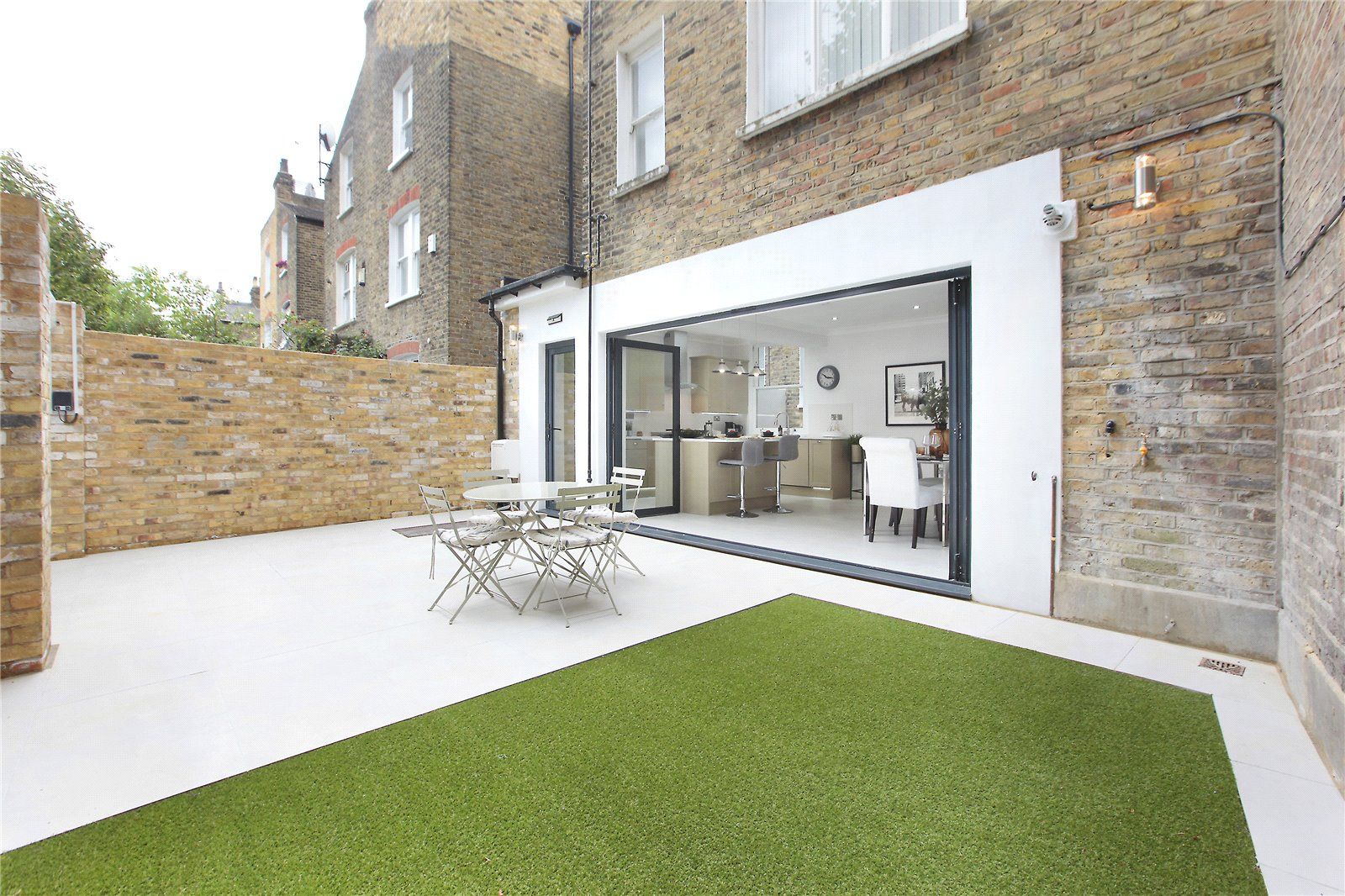 Kitchen extension Richmond London Design + Build Zen garden اینٹوں