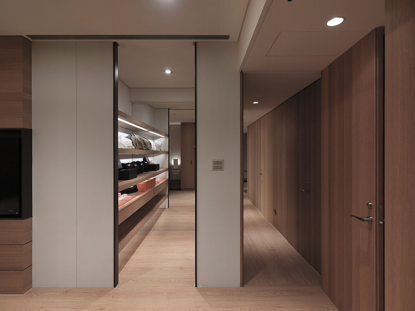 FRAME, 形構設計 Morpho-Design 形構設計 Morpho-Design Modern dressing room