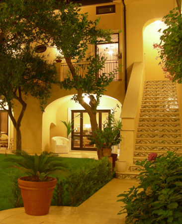 l'Antico cortile B&B, Thai studio di Architettura Thai studio di Architettura Espacios comerciales Hoteles