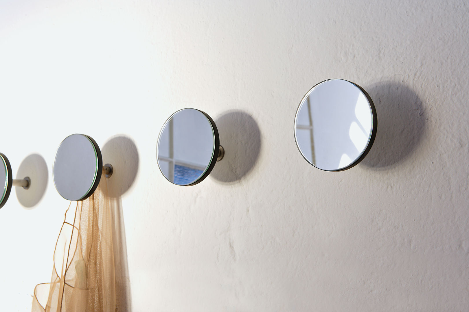 Non solo belli, ma anche pratici: Art-Up Mirror Creativando Srl - vendita on line oggetti design e complementi d'arredo Bagno minimalista Vetro arredo bagno,specchio bagno,ingresso,gancio