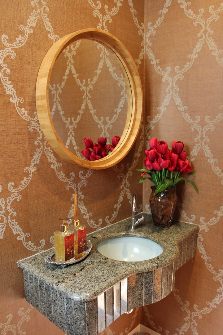 Lavabo Arquiteta Bianca Monteiro Banheiros clássicos Granito lavabo,banheiro,papel de parede,espelho redondo,espelho,decoração,banheiro decorado