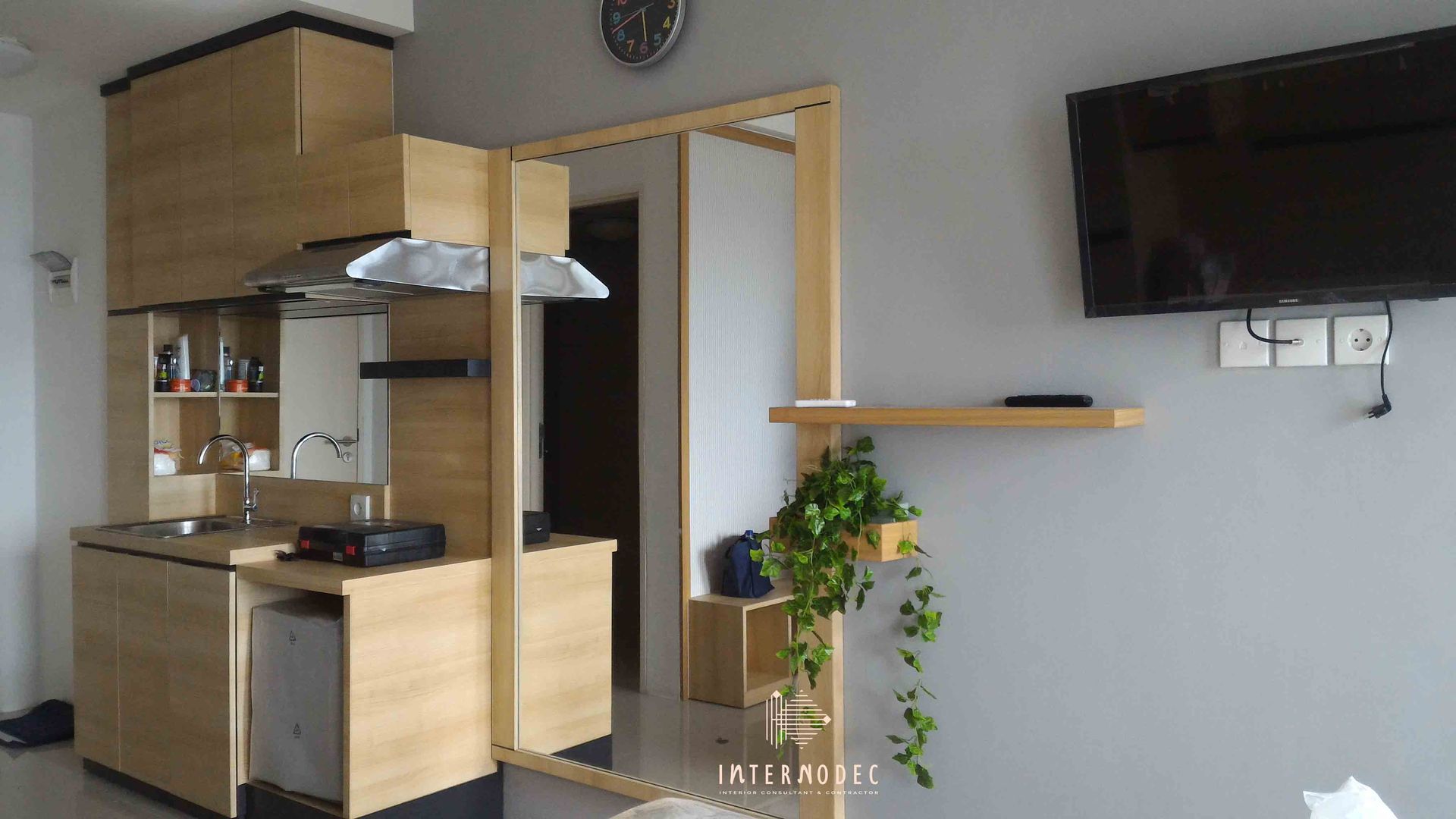 Easy-to-Clean Modern Studio Apartment, Internodec Internodec Cocinas de estilo minimalista