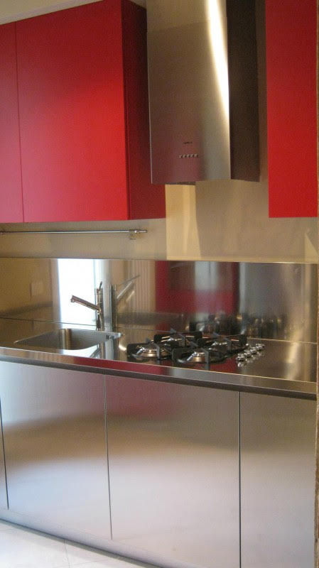 Cucine piccole e piani di lavoro, SteellArt SteellArt Cocinas de estilo moderno Hierro/Acero