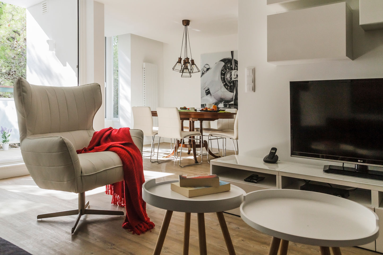 Remodelação total de apartamento em Cascais, ARQ1to1 - Arquitectura, Interiores e Decoração ARQ1to1 - Arquitectura, Interiores e Decoração 现代客厅設計點子、靈感 & 圖片