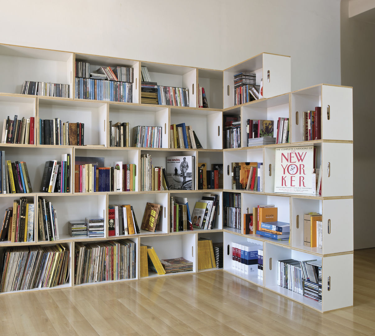 Librerías grandes modulares en Barcelona, BrickBox - Estanterías Modulares BrickBox - Estanterías Modulares غرفة المعيشة خشب رقائقي