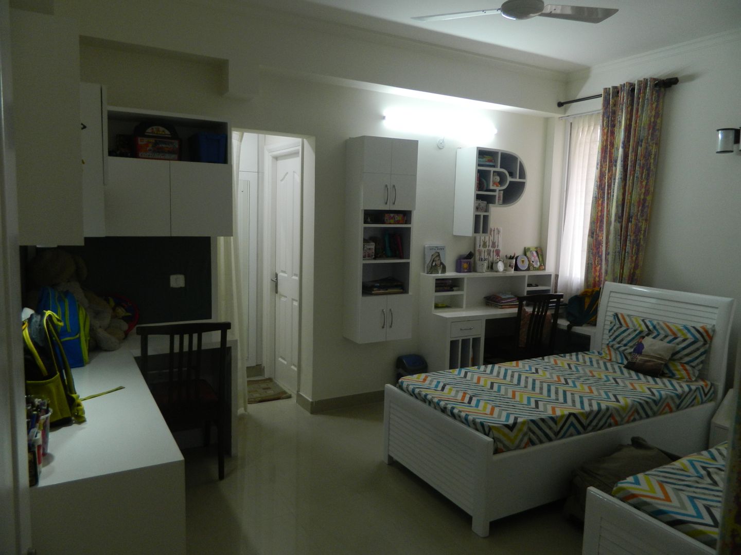 Kitchen & Interiors, Sector 46 Noida, hearth n home hearth n home Camera da letto piccola