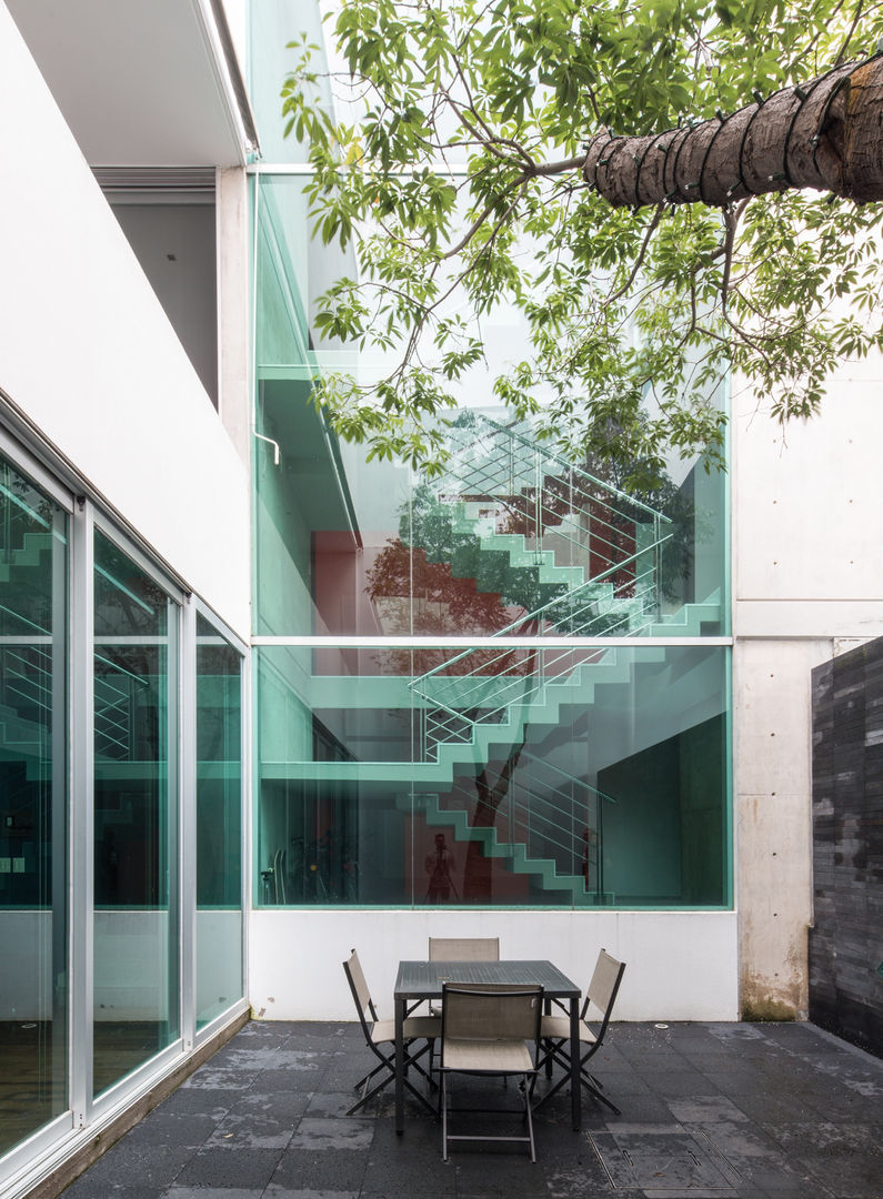 Casa Moderna en San Luis Potosí, TaAG Arquitectura TaAG Arquitectura モダンな 家