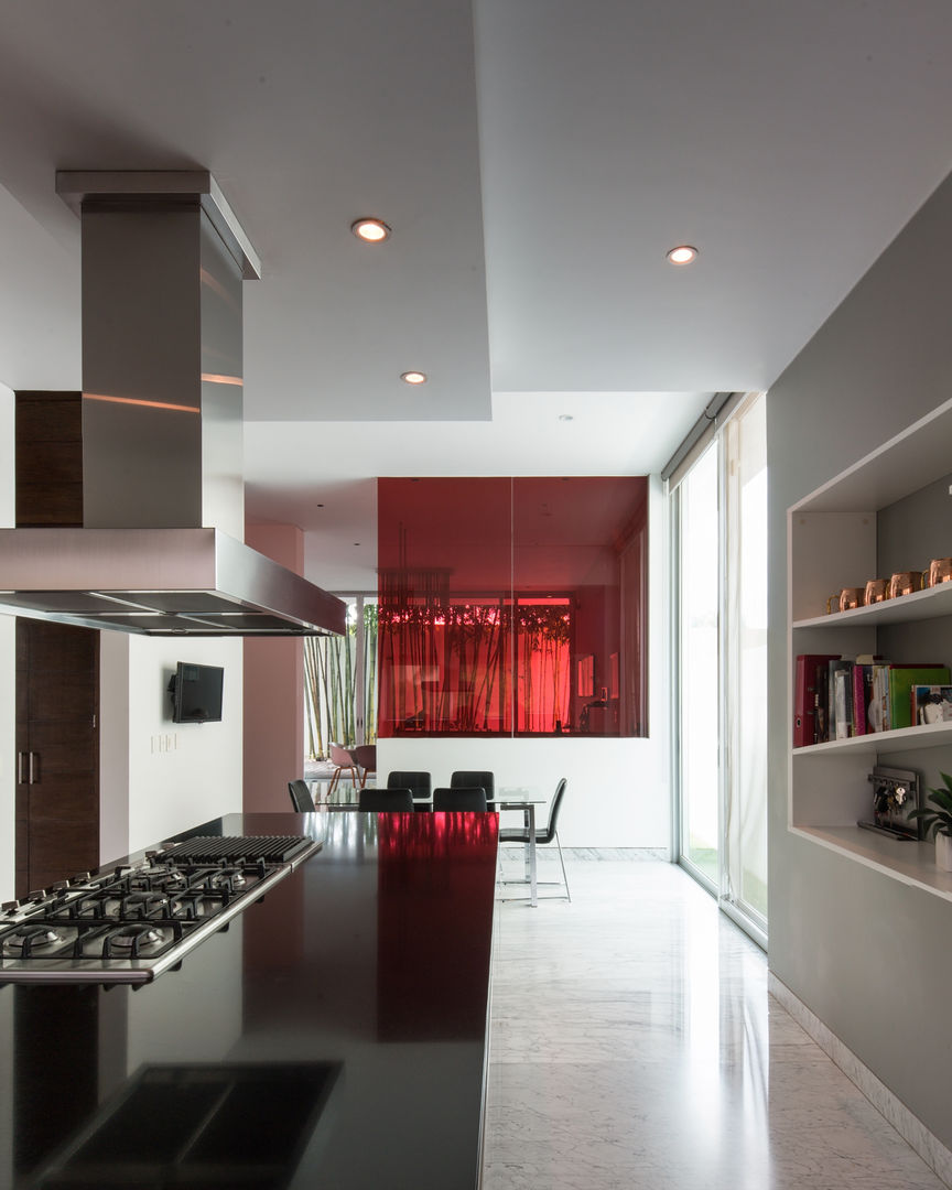 Casa Moderna en San Luis Potosí, TaAG Arquitectura TaAG Arquitectura Built-in kitchens